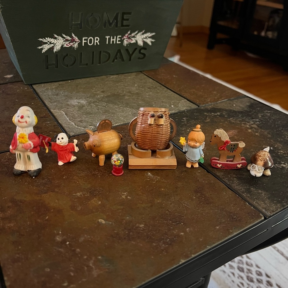 Charming miniature Figurine Set - Multicolor